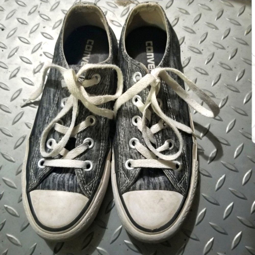 Womens size 5.5 Converse Dark Denim fabric look